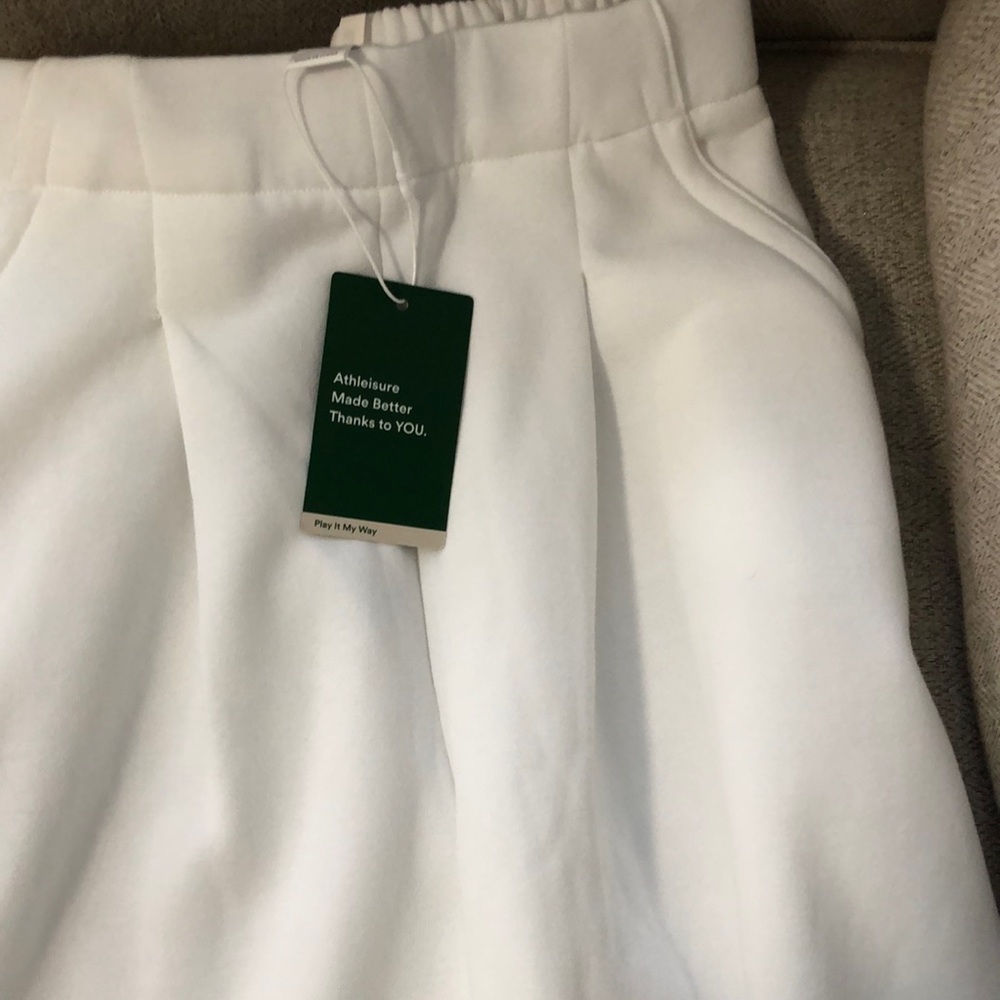 Halara Athleisure pants white new with tags size XS